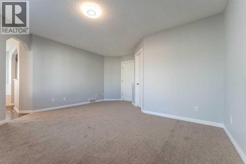10 Everglen Crescent Sw, Calgary, AB - Indoor Photo Showing Other Room