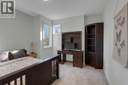 7712 36 Avenue Nw, Calgary, AB - Indoor Photo Showing Bedroom