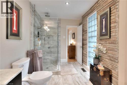 243 Lincoln Road, Waterloo, ON - Indoor Photo Showing Bathroom