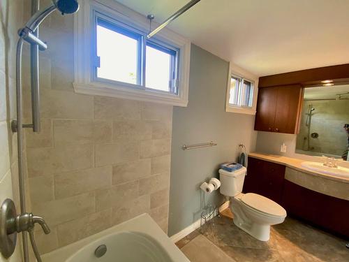 Salle de bains - 10-280 Rue De Grenoble, Sainte-Adèle, QC - Indoor Photo Showing Bathroom