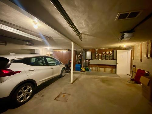 Garage - 10-280 Rue De Grenoble, Sainte-Adèle, QC - Indoor Photo Showing Garage