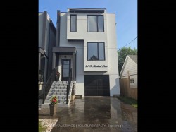 21B Roseland Drive  Toronto, ON M8W 1Y3