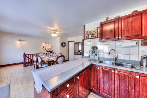 Cuisine - 10 Ch. Cascade, Gore, QC - Indoor Photo Showing Kitchen With Double Sink