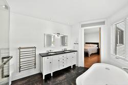 Salle de bains attenante à la CCP - 