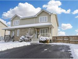 9 Berry ST  Moncton, NB E1A 6G3