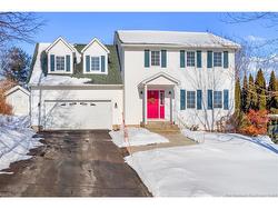 15 Barrett CRT  Fredericton, NB E3B 6Y1