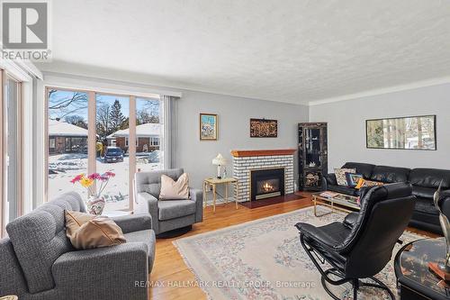 2004 Dorval Avenue, Ottawa, ON - Indoor Photo Showing Living Room With Fireplace