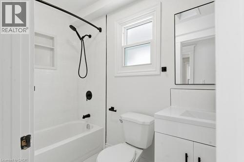 63 Argyle Avenue, Hamilton, ON - Indoor Photo Showing Bathroom