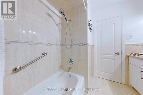 3646 Molly Avenue, Mississauga, ON - Indoor Photo Showing Bathroom