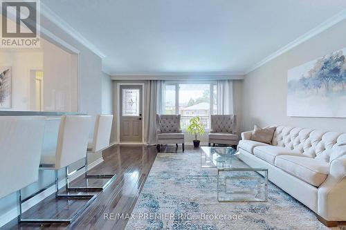3646 Molly Avenue, Mississauga, ON - Indoor Photo Showing Living Room