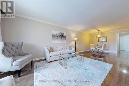 3646 Molly Avenue, Mississauga, ON - Indoor Photo Showing Living Room