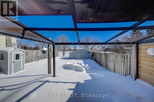 52 Uxbridge Crescent, Kitchener, ON - Outdoor