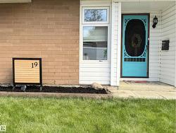 19 Greenfield ES  St. Albert, AB T8N 2G2