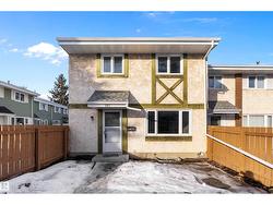 15C CALLINGWOOD CT NW  Edmonton, AB T5T 0H5