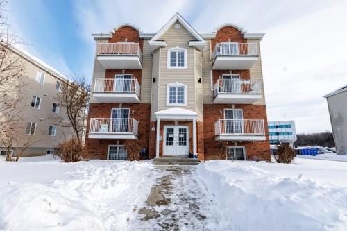 2-922 Rue de Clichy  Vaudreuil-Dorion, QC J7V 0B2