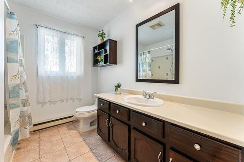 Salle de bains - 551 Rue Merrill, Coaticook, QC - Indoor Photo Showing Bathroom