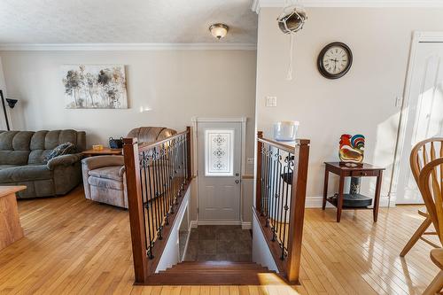 Escalier - 551 Rue Merrill, Coaticook, QC - Indoor