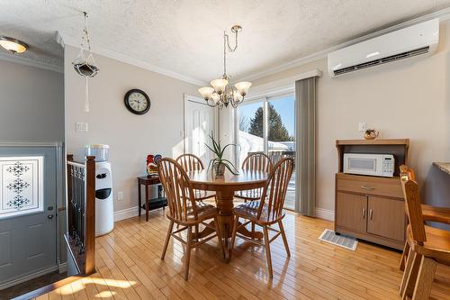 Salle à manger - 551 Rue Merrill, Coaticook, QC - Indoor Photo Showing Dining Room