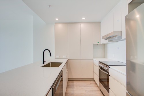 Cuisine - 601-1900 Rue Yvette-Brillon, Montréal (Ahuntsic-Cartierville), QC - Indoor Photo Showing Kitchen