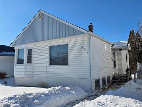 1066 Downing St, Winnipeg, MB 