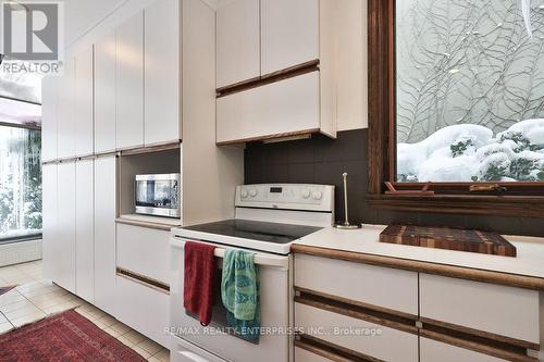 48 Cumberland Drive, Mississauga, ON - Indoor Photo Showing Kitchen