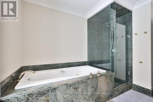 48 Cumberland Drive, Mississauga, ON - Indoor Photo Showing Bathroom