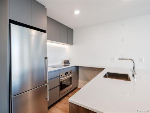 Cuisine - 3208-1245 Rue De Bleury, Montréal (Ville-Marie), QC - Indoor Photo Showing Kitchen With Upgraded Kitchen