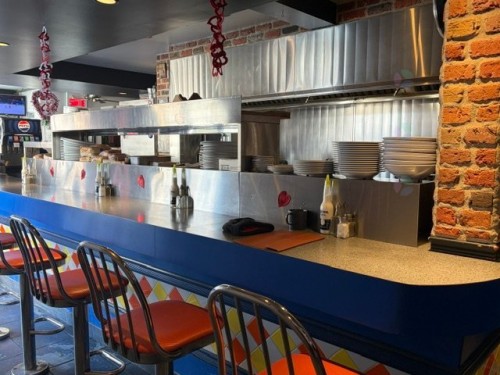 Restaurant - 4201 Rue De Verdun, Montréal (Verdun/Île-Des-Soeurs), QC - Indoor Photo Showing Other Room