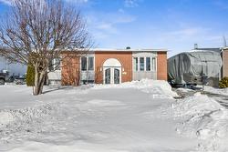 92 Rue Latour  Saint-Constant, QC J5A 1E6