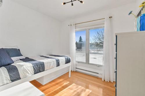 Chambre à coucher - 92 Rue Latour, Saint-Constant, QC - Indoor Photo Showing Bedroom