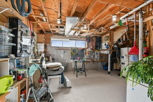 Atelier - 92 Rue Latour, Saint-Constant, QC - Indoor Photo Showing Basement