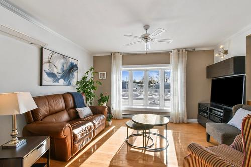 Salon - 92 Rue Latour, Saint-Constant, QC - Indoor Photo Showing Living Room