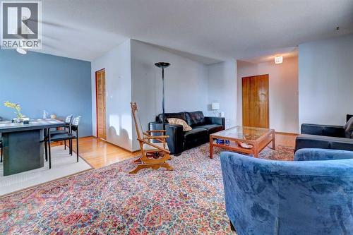 14 Munro Crescent, Red Deer, AB - Indoor Photo Showing Living Room