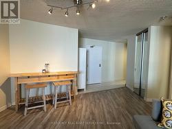 1907 - 270 QUEENS QUAY W  Toronto, ON M5J 2N4