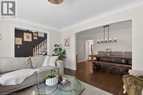 494 Upper Wentworth Street, Hamilton, ON - Indoor Photo Showing Living Room