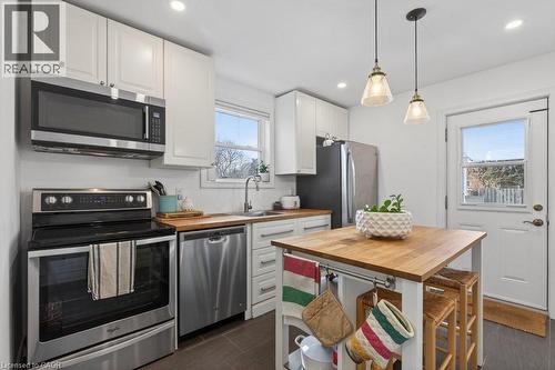 494 Upper Wentworth Street, Hamilton, ON - Indoor Photo Showing Kitchen