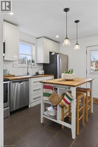 494 Upper Wentworth Street, Hamilton, ON - Indoor Photo Showing Kitchen With Upgraded Kitchen