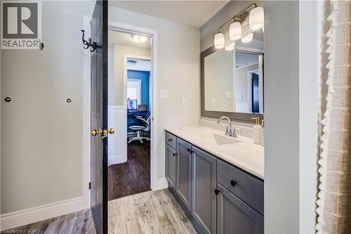 144 Patton Drive, Cambridge, ON - Indoor Photo Showing Bathroom