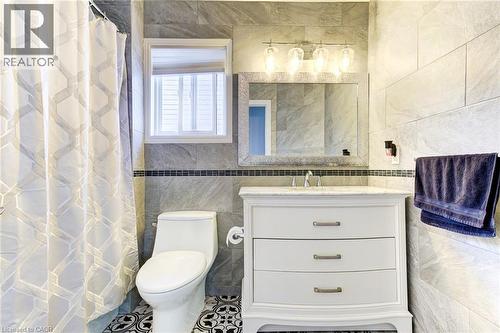 Main Bath - 39 Karalee Crescent, Cambridge, ON - Indoor Photo Showing Bathroom