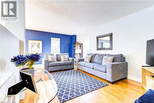 Living - 39 Karalee Crescent, Cambridge, ON - Indoor Photo Showing Living Room
