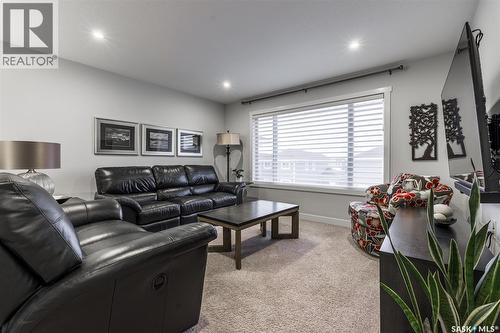 343 Stilling Manor, Saskatoon, SK - Indoor Photo Showing Living Room