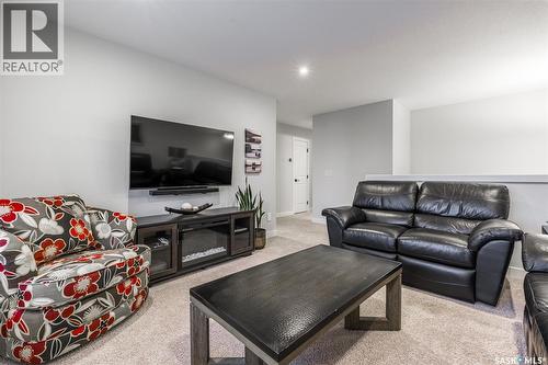343 Stilling Manor, Saskatoon, SK - Indoor Photo Showing Living Room