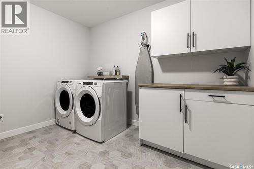 343 Stilling Manor, Saskatoon, SK - Indoor Photo Showing Laundry Room