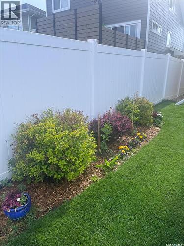 343 Stilling Manor, Saskatoon, SK - Outdoor