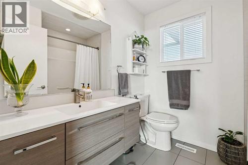 65 Tararidge Close Ne, Calgary, AB - Indoor Photo Showing Bathroom