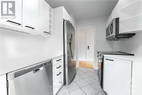 391 Greenwood Avenue, Ottawa, ON - Indoor Photo Showing Kitchen