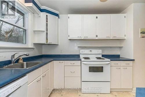391 Greenwood Avenue, Ottawa, ON - Indoor Photo Showing Kitchen