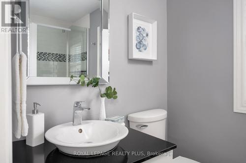 2034 Harvest Drive, Mississauga, ON - Indoor Photo Showing Bathroom