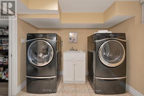 2034 Harvest Drive, Mississauga, ON - Indoor Photo Showing Laundry Room
