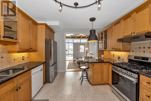 76 Havelock Street, Ottawa, ON - Indoor Photo Showing Kitchen